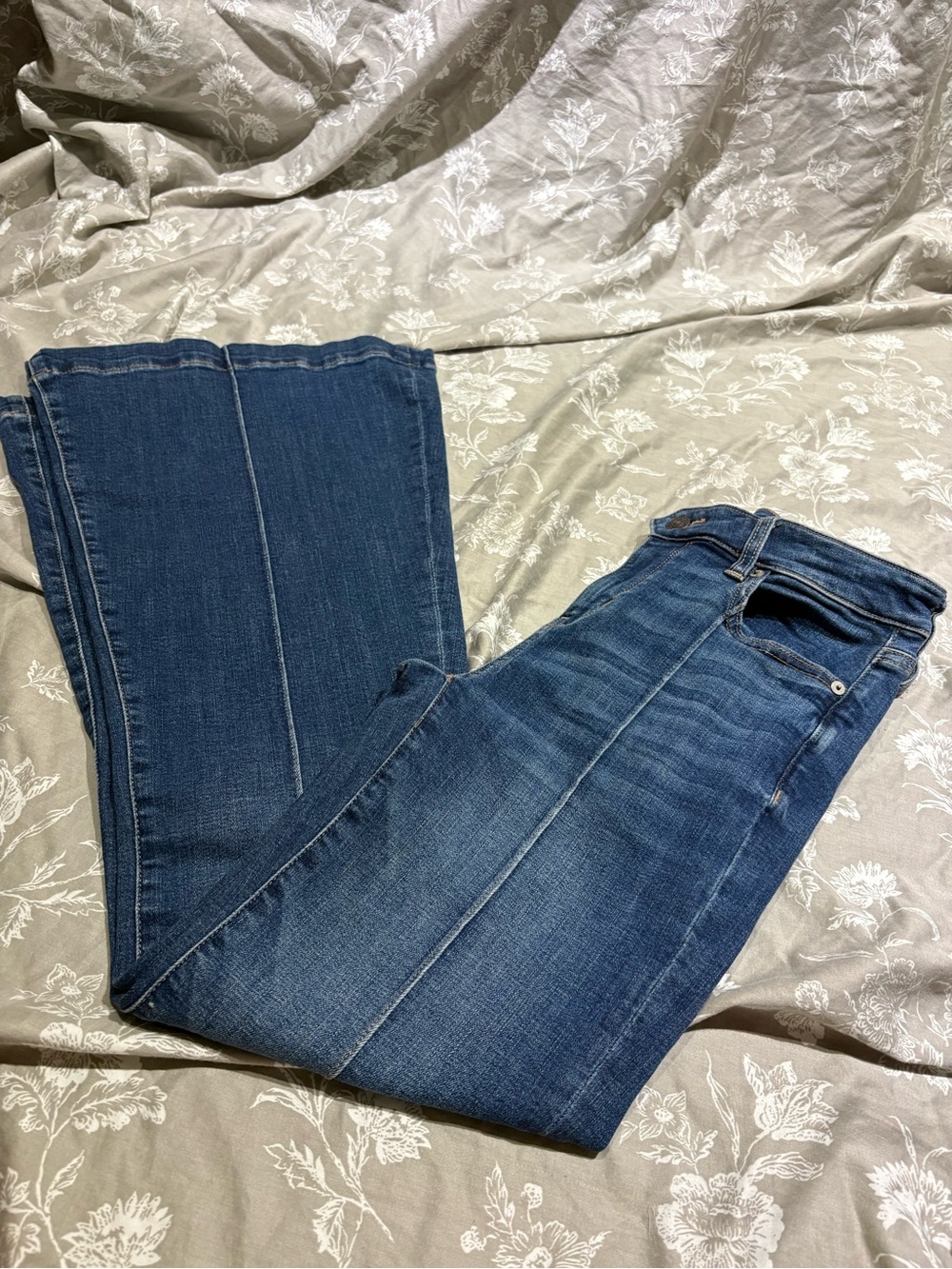 American Eagle festival flare jeans seam front 4